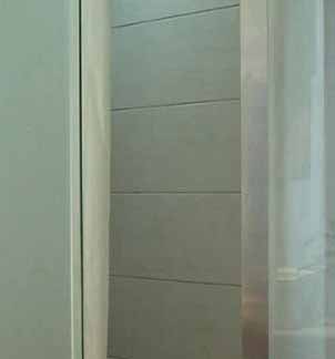 超极品的美女模特被摄影师花钱在宾馆边拍摄高清裸照...