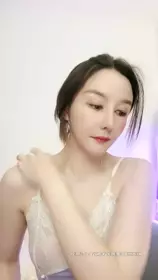 被网友评为奥斯卡影帝『人送外号杨导』约炮高颜值18岁新女友『小吉克隽逸』闭眼享受抽插快感 高清源码录制